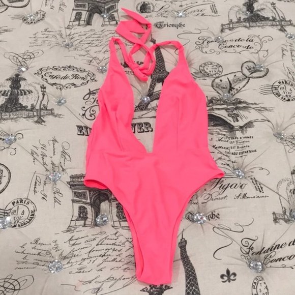 KENDALL AND KYLIE Plunge Halter One-Piece Swimsuit - Picture 3 of 4